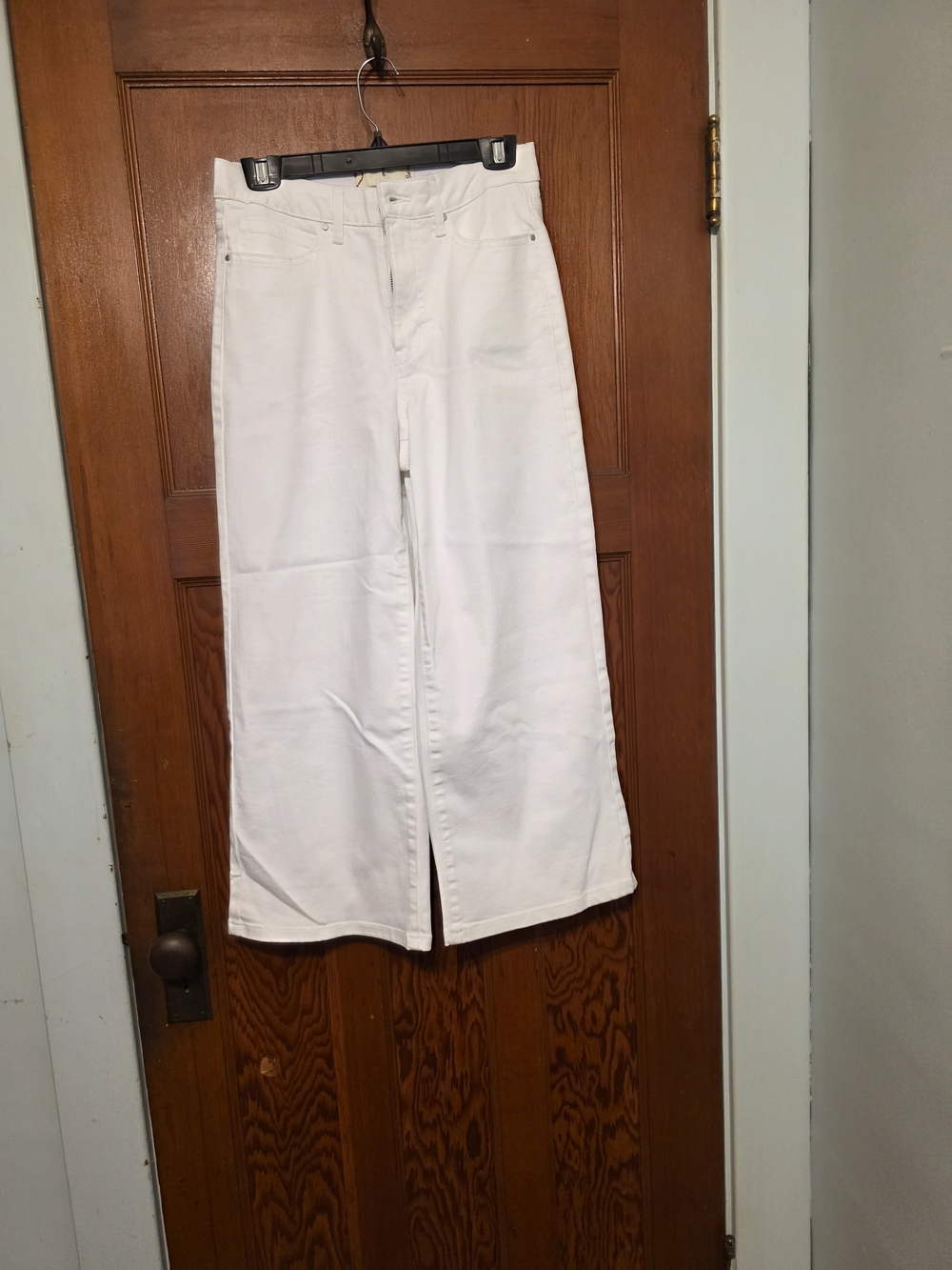 Ricki's White Wide-Leg Cropped Jeans - Picture 3 of 8